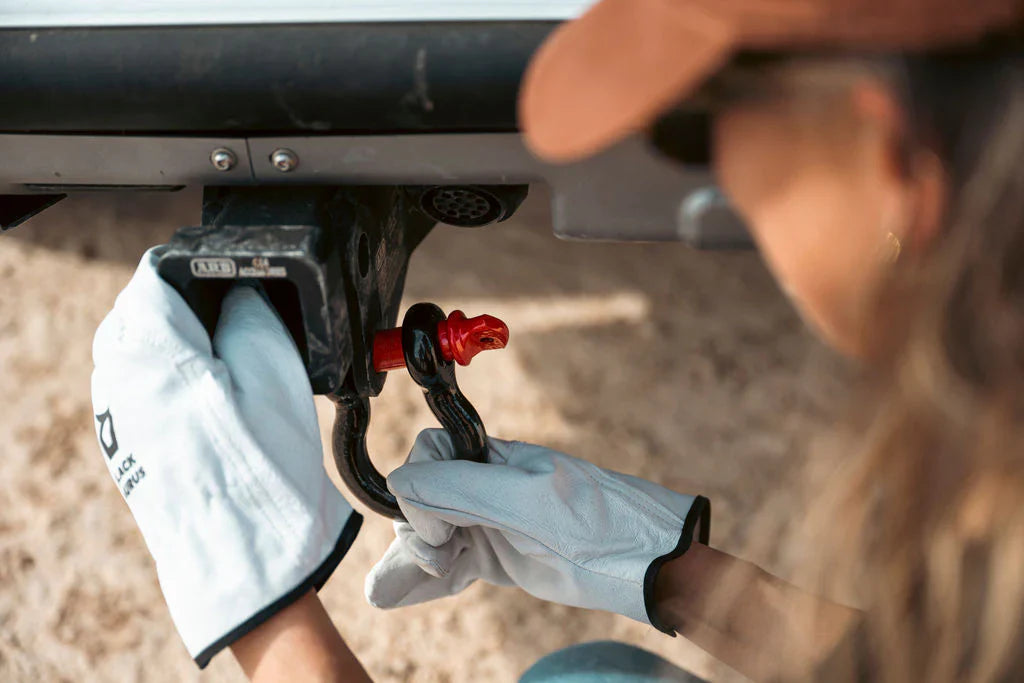 What Are the Best Overland Recovery Gear Options: Complete Equipment Guide